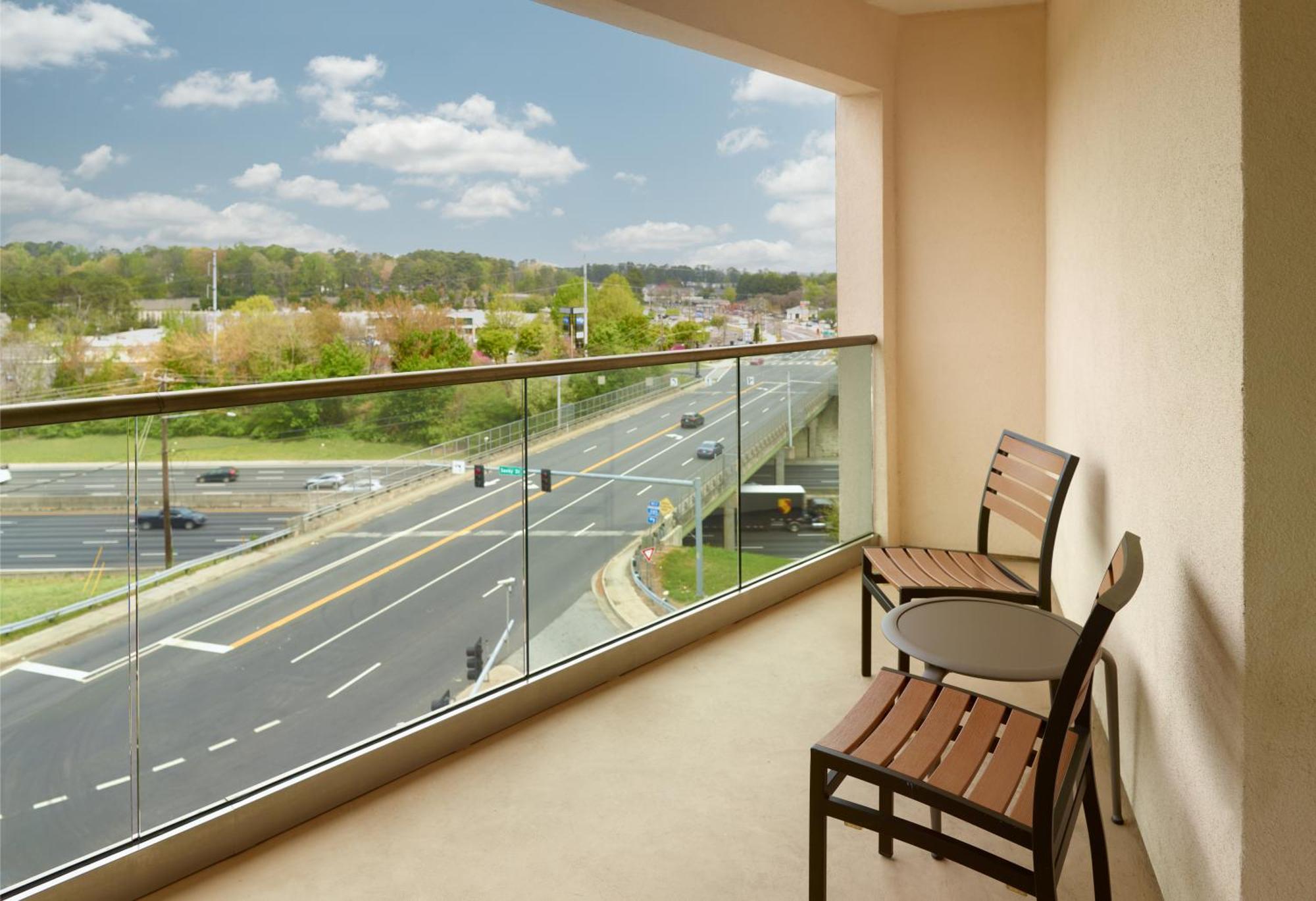 Courtyard By Marriott Atlanta Dunwoody Hotel Exterior foto